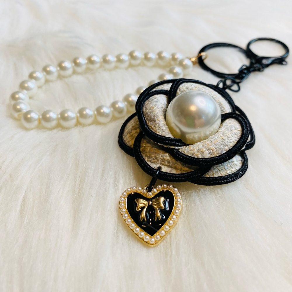 Camellia flower Bag Charm Keychain Pearl Strap Beige White Accessories New - Picture 4 of 5